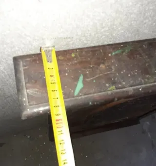 Pieza madera iglesia antigua para restaurar.ver