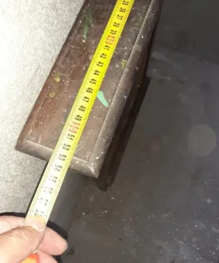 Pieza madera iglesia antigua para restaurar.ver