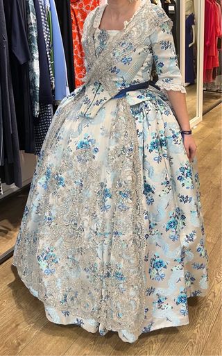 Traje de Fallera con Manteletas