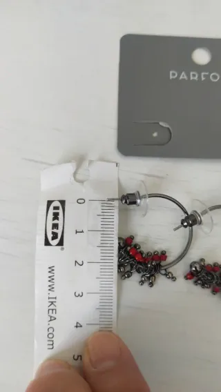 Pendientes aro Parfois abalorios rojos y plateados