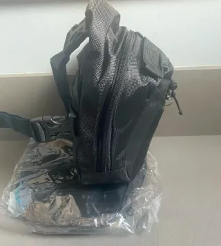 Pernera táctica y 1 llavero a elegir