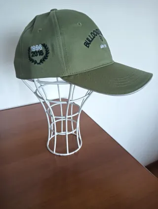 Espositore in acciaio per cappelli e parrucche