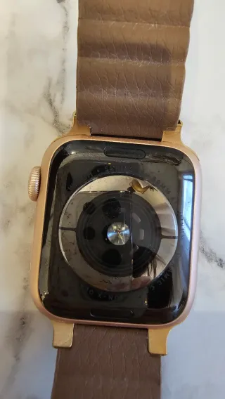 Apple Watch SE 4 Oro y Rosa + 4 Correas