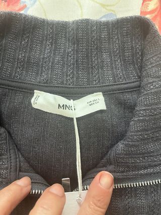 Jersey gris de canalé con cremallera Mango