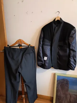 Traje Dustin azul y negro T.54