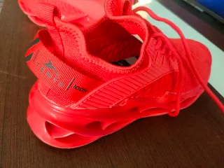 Zapatilla deportiva TENTH roja