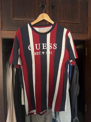 Camiseta Guess Rayas Azul Rojo Blanco