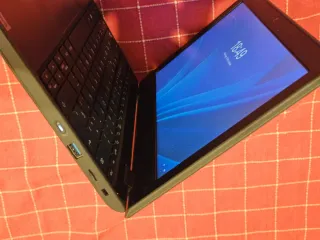 Portátil Lenovo 11.6 Intel Windows 11 sin disco