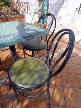 Mesa y 4 sillas exterior