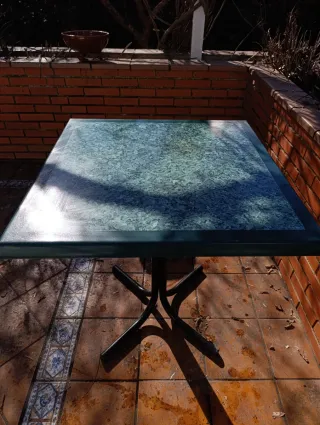 Mesa y 4 sillas exterior