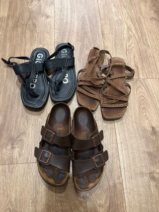 Lote de sandalias negras y marrones