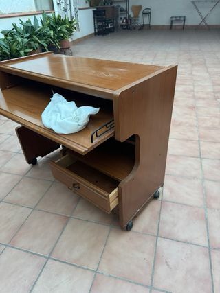 Mesa escritorio madera con ruedas