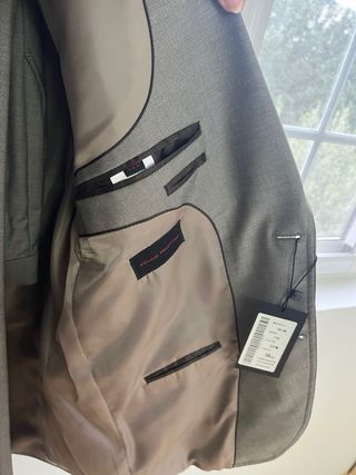 Traje YM gris americana y pantalón con etiquetas