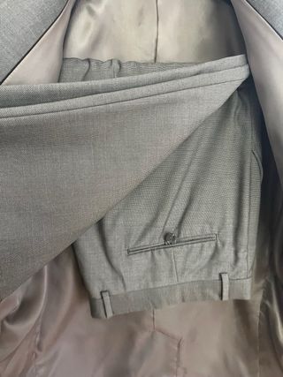 Traje YM gris americana y pantalón con etiquetas