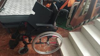 Silla de ruedas plegable