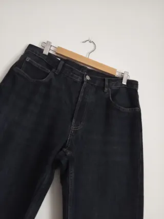 Vaqueros Marca Zara azul fuerte talla 40