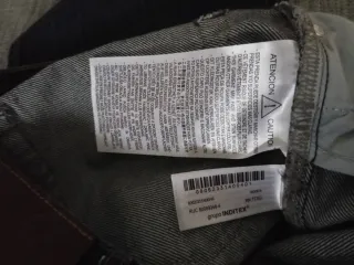 Vaqueros Marca Zara azul fuerte talla 40