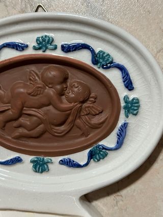 Acquasantiera in porcellana fine con angeli