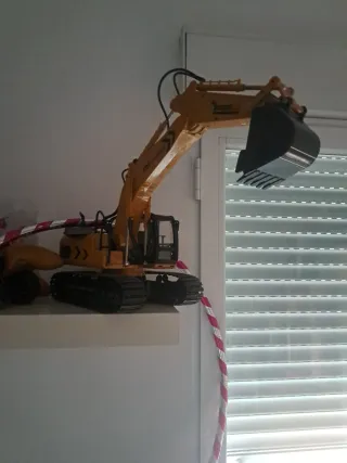 Excavadora teledirigida