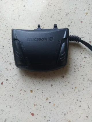 Radio Sony Ericsson con cuffie per cellulare serie T
