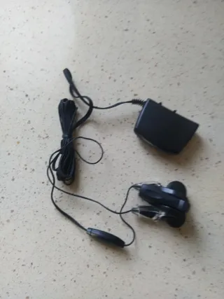 Radio Sony Ericsson con cuffie per cellulare serie T