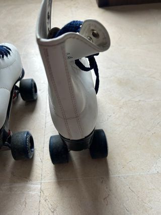 Patines de 4 ruedas blancos