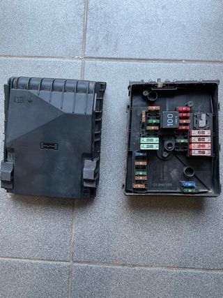 Caja Fusibles VW Golf GT