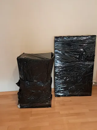 Mesa comedor y 2 sillas madera