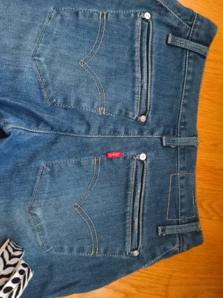 Vaqueros Levi's Azules