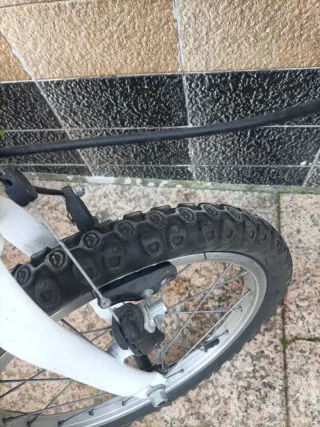 Bicicleta infantil azul 2-3 años