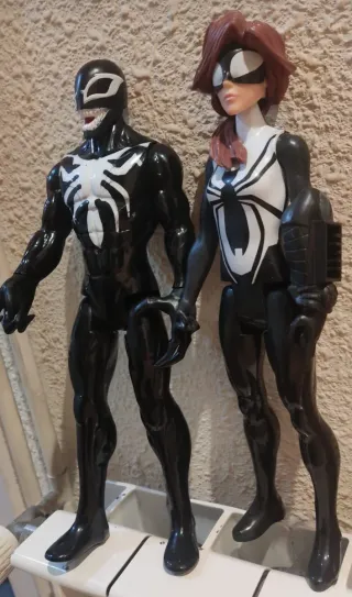 Figuras Superior Venom y Spidergirl Grandes