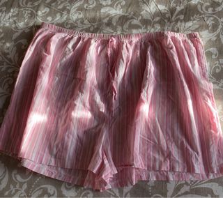 Parka ligera y camisa T 54 con regalo pijama corto