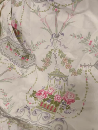 Cortinas decorativas con estampado floral