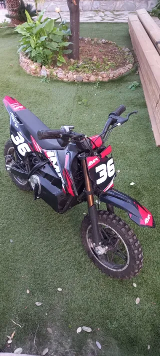 Moto IMR infantil negra y roja