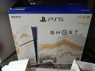 PS5 Slim Edición Limitada Ghost of Yotei
