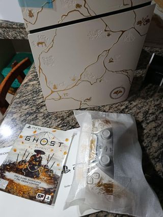 PS5 Slim Edición Limitada Ghost of Yotei