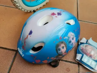Bicicleta Frozen niña + Casco y Rodilleras
