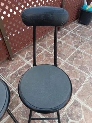 2 Taburetes con respaldo