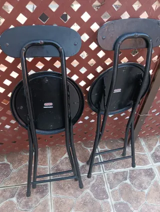 2 Taburetes con respaldo