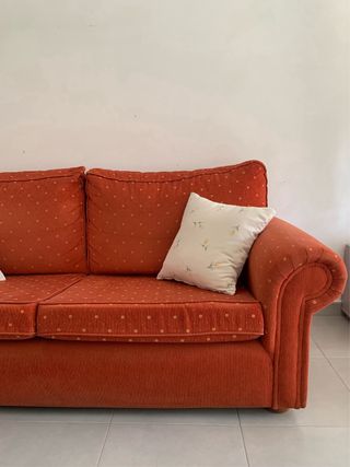 Sofá 3 plazas   + cojines regalo (urge vender)