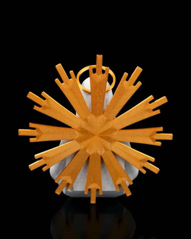 Virgen Color Mármol y Dorado impreso 3d.