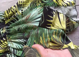 Tutina estiva corta fantasia foglie