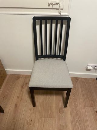 4 sillas (35€/silla)de comedor Ikea madera y tela