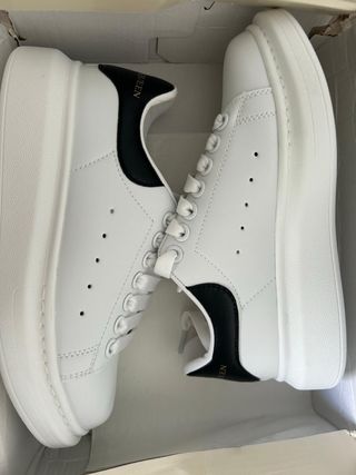 Alexander McQueen Zapatillas Blancas y Negras