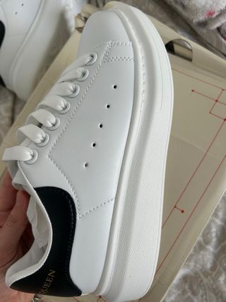 Alexander McQueen Zapatillas Blancas y Negras