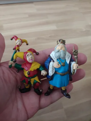 Dos figuras pvc marca Plastoy Rey y Bufon