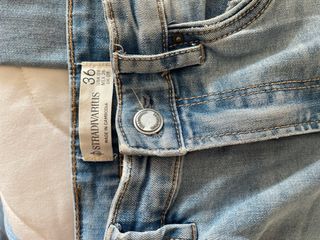 Pantalón vaquero Stradivarius azul