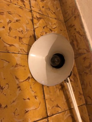 Lámpara flexo de metal y plástico