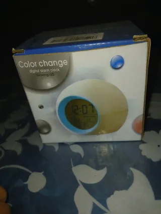 Reloj Digital LED Cambio Color