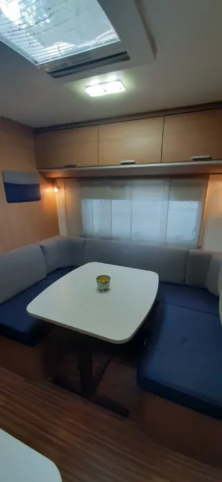 Caravana en Camping Vilanova Park